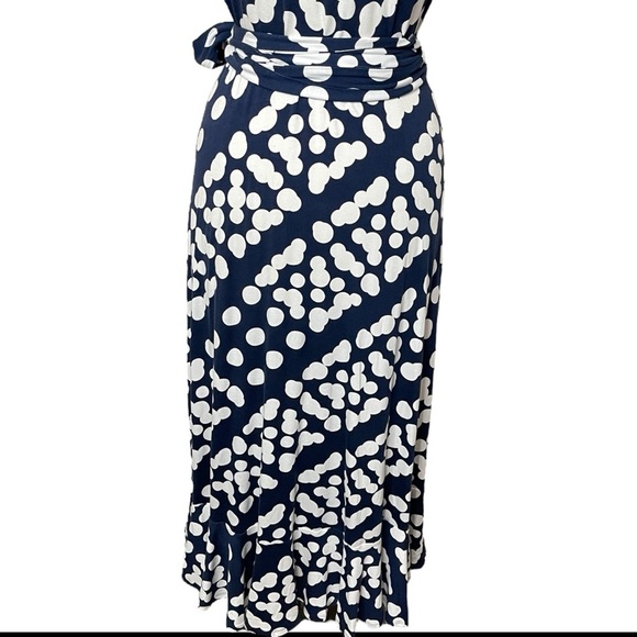 NWOT CABI The Perfect Wrap Dress Navy & White Polka Dot, Medium (fits Lg) - Picture 9 of 13